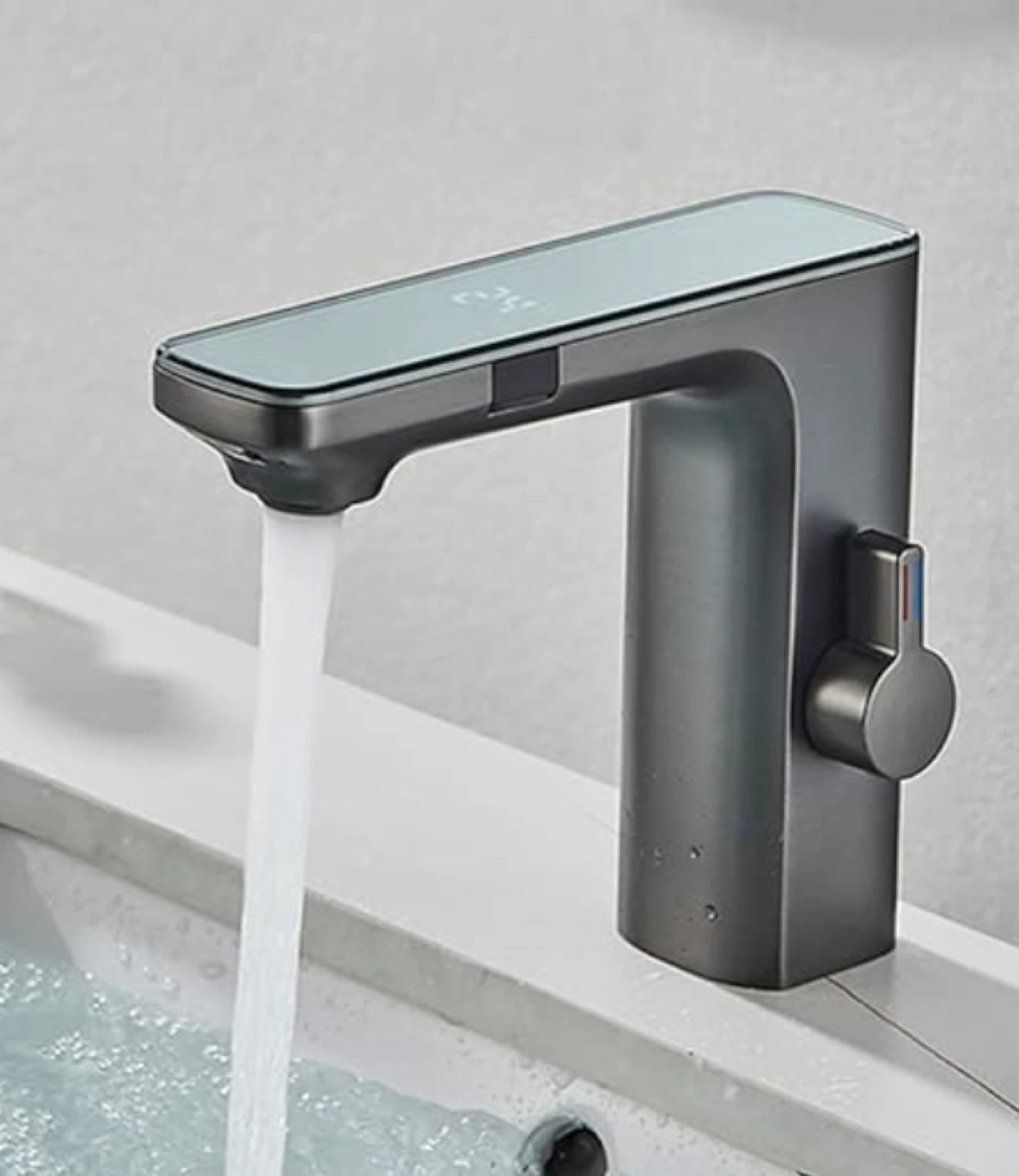Automatic Bathroom Faucet with Temperature Display