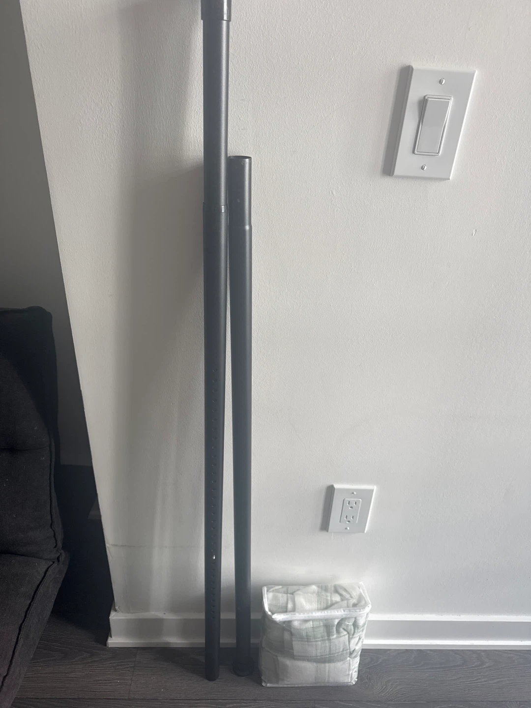 Curtain rod (extendible) + Curtains