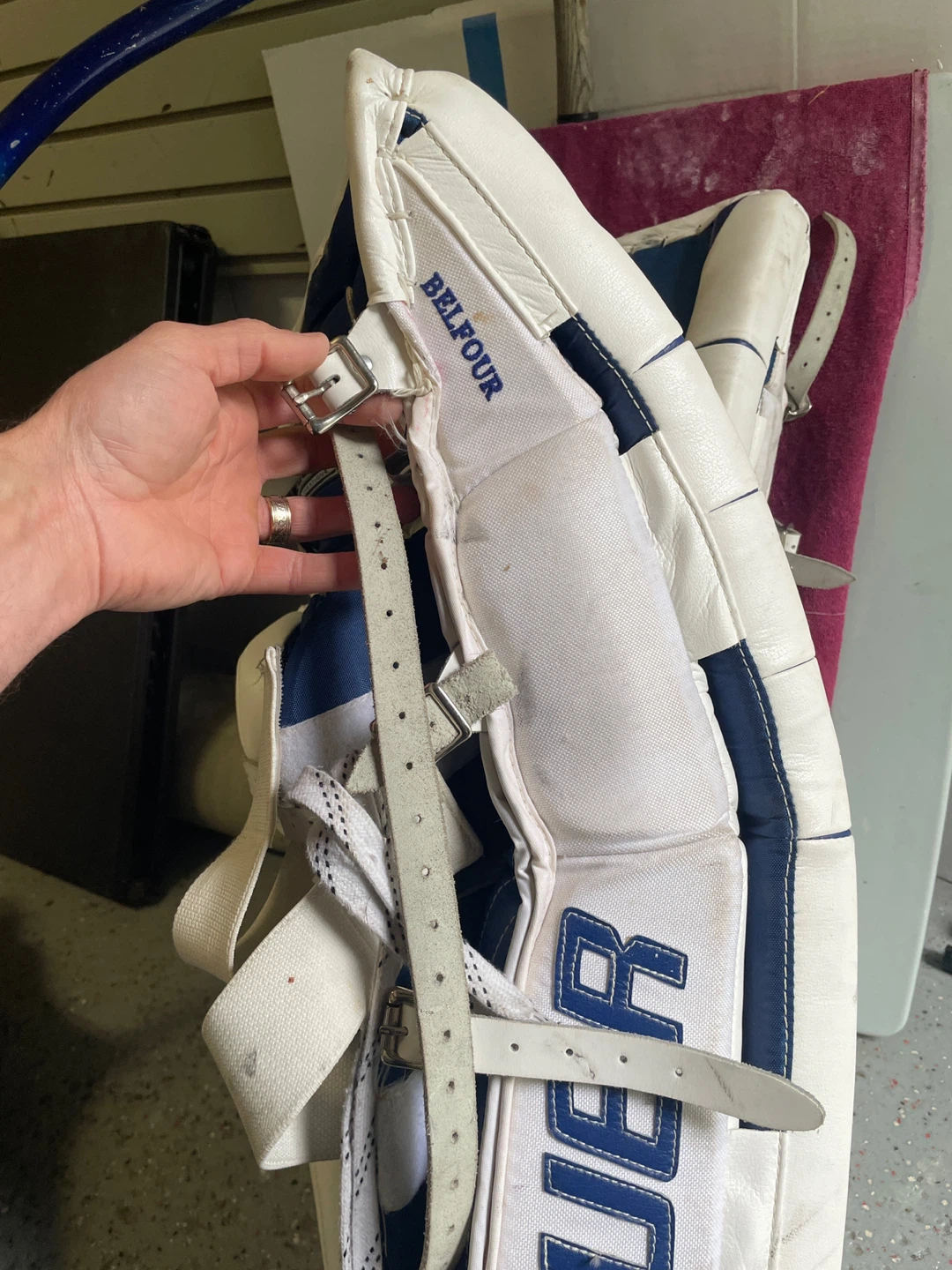 Bauer Supreme Goalie Pads+pants+blocker+glove - photo 3