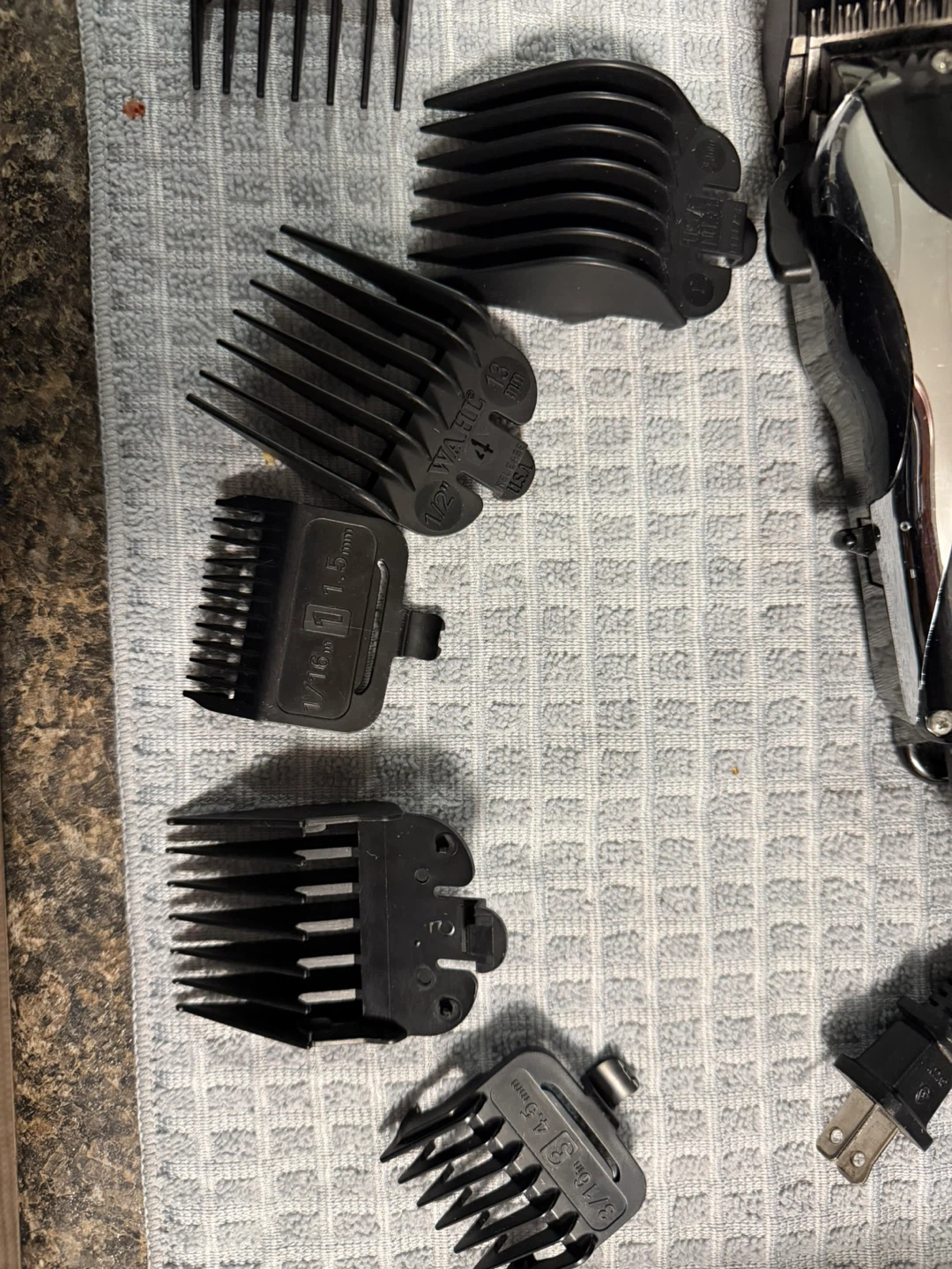 Wahl Professional Hair Clippers - photo 3