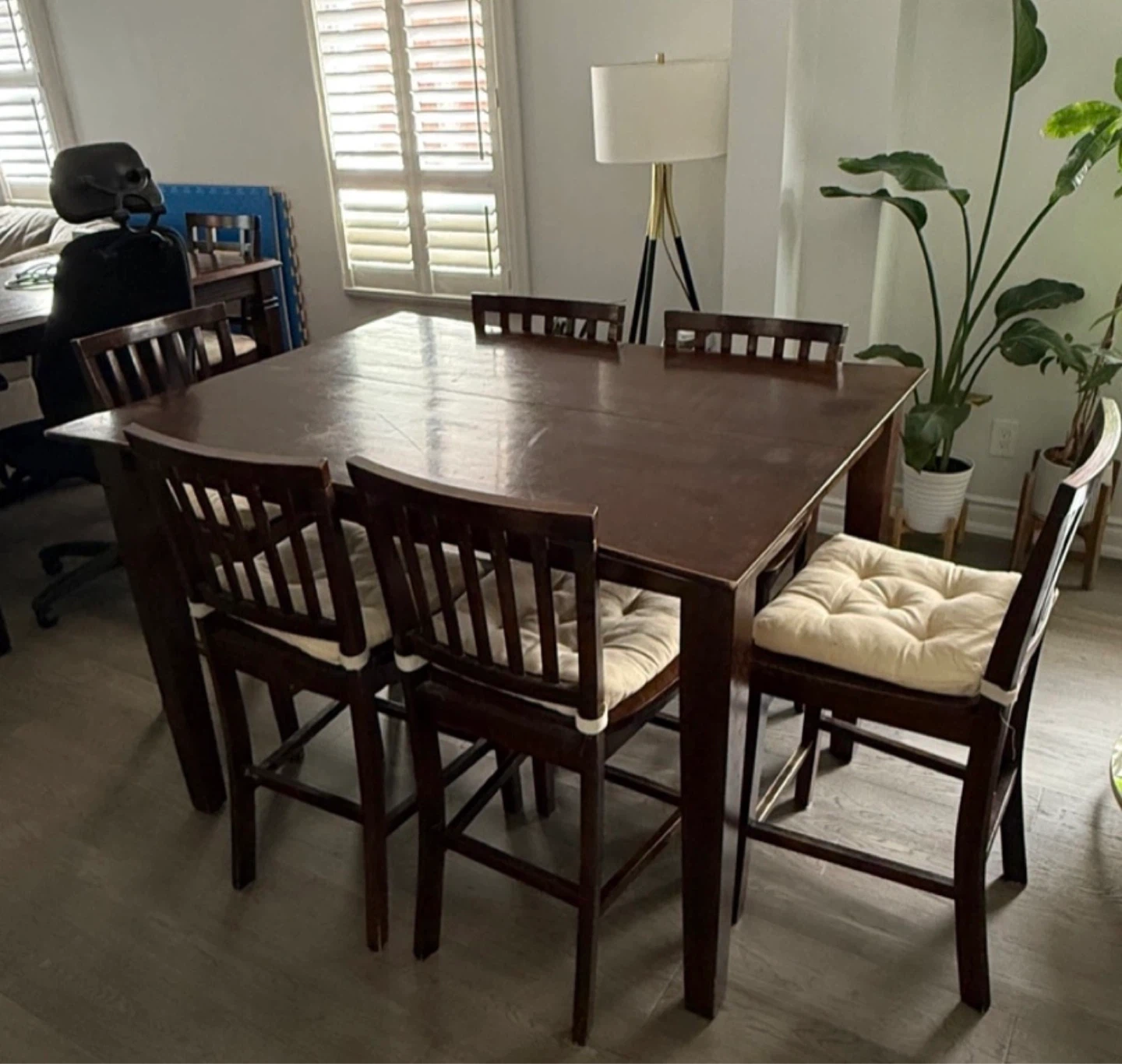 Dark Wood Extendable Dining Table with 6 Chairs