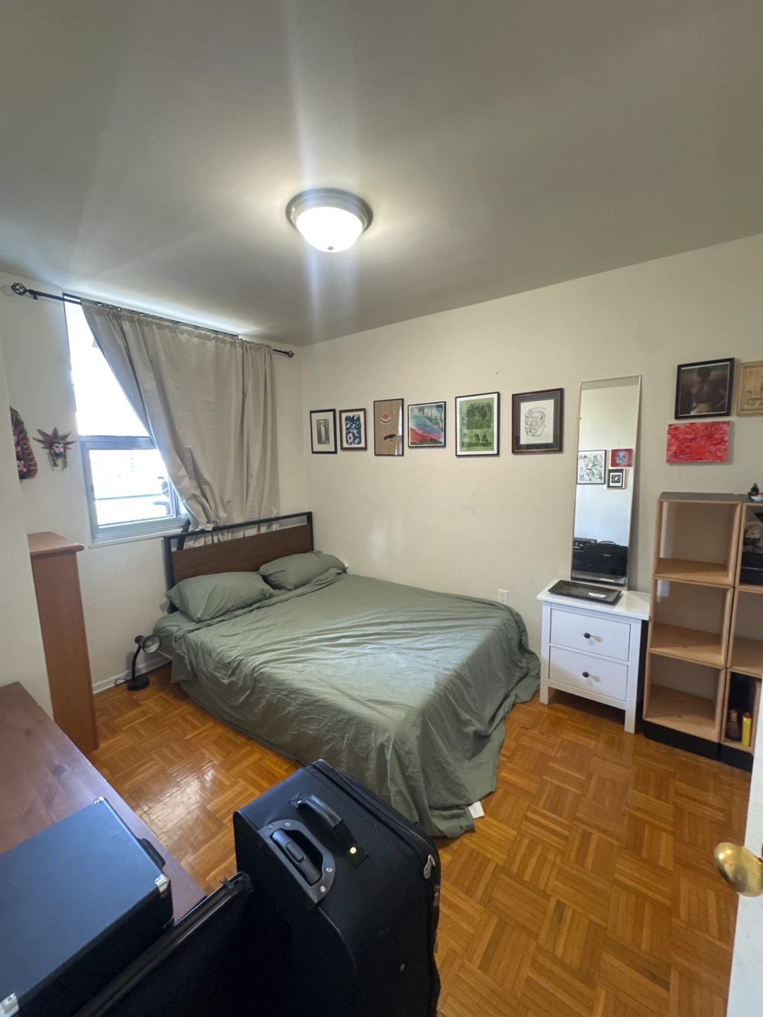 ROOM AVAILABLE!  JUN-AUG