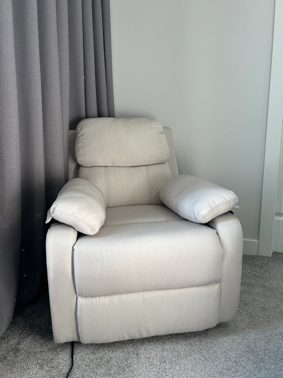 Cream Fabric Recliner Nursing Chair - photo 2