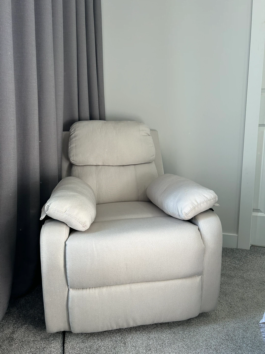 Cream Fabric Recliner Nursing Chair - photo 4