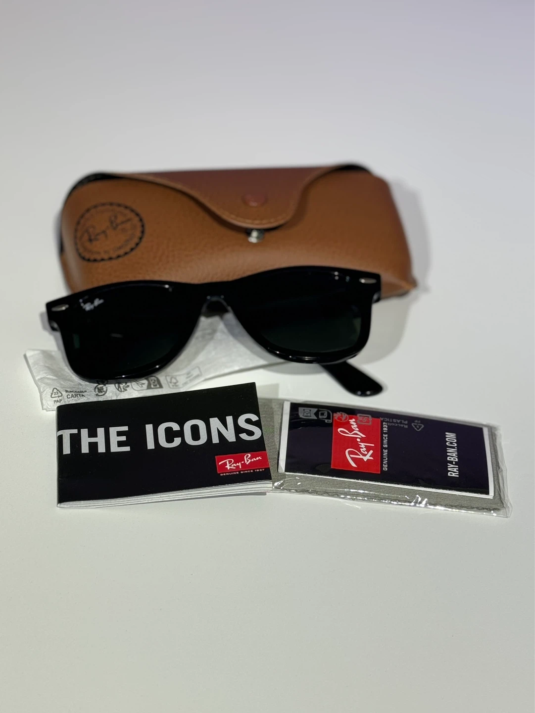 Ray-Ban Wayfarer Sunglasses RB2140 Black - photo 2
