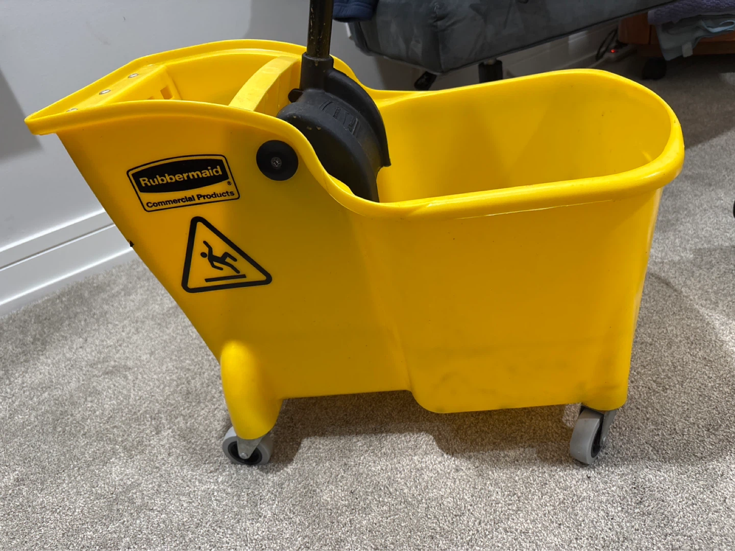 Rubbermaid Commercial Mop Bucket with Wringer - photo 2