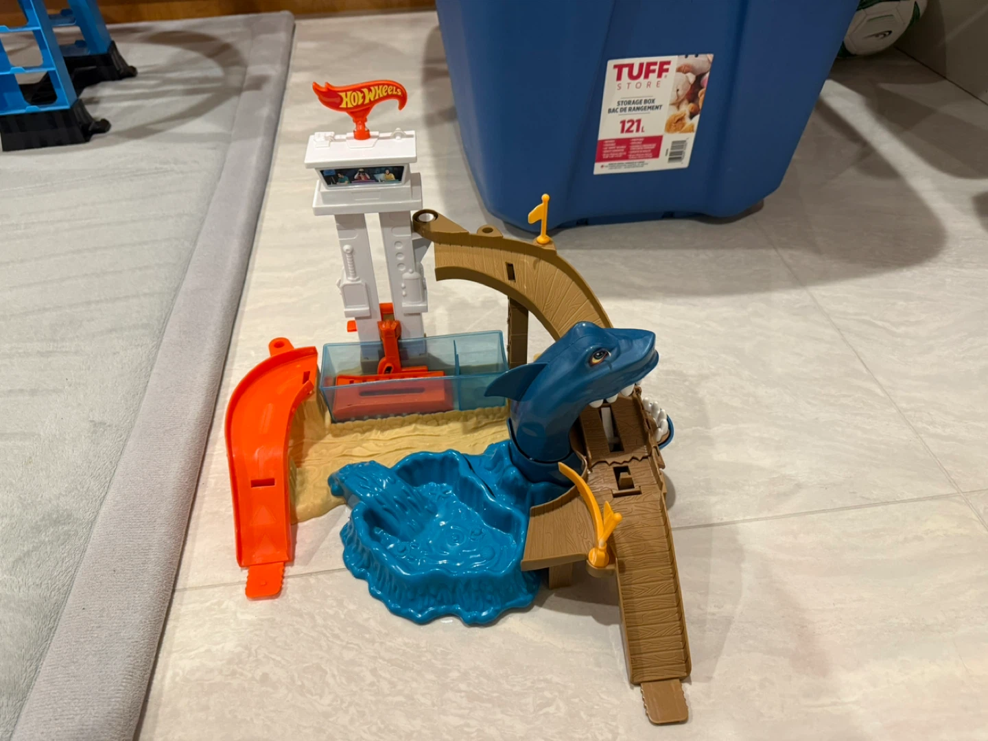 Hot Wheels Monster Jam & Ultimate Garage Playsets - photo 3