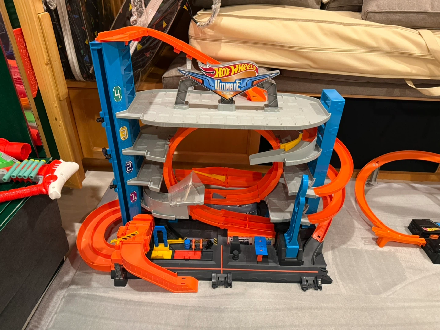 Hot Wheels Monster Jam & Ultimate Garage Playsets