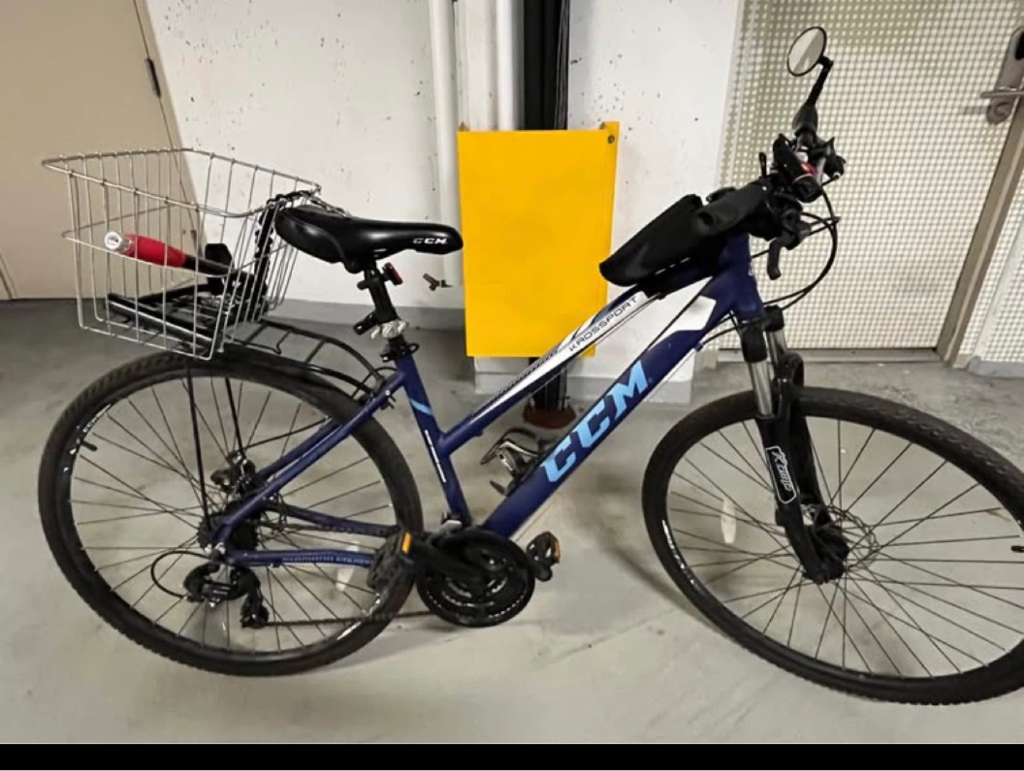 CCM Krosssport Women's Hybrid Bike