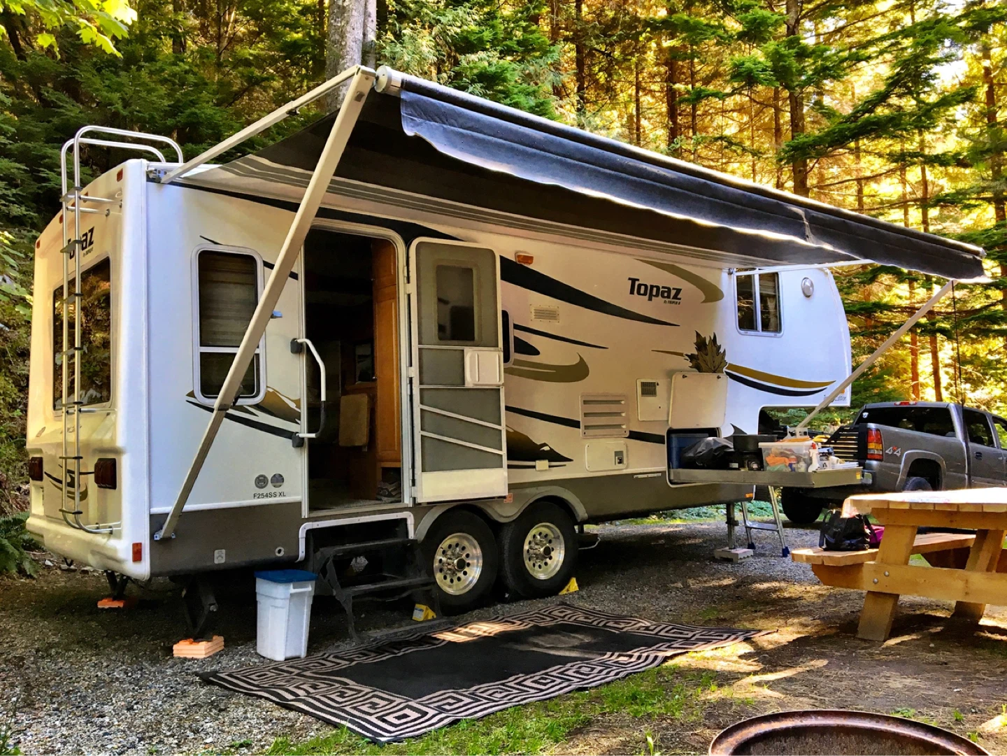 2008 Triple E 5th Wheel Trailer - photo 2