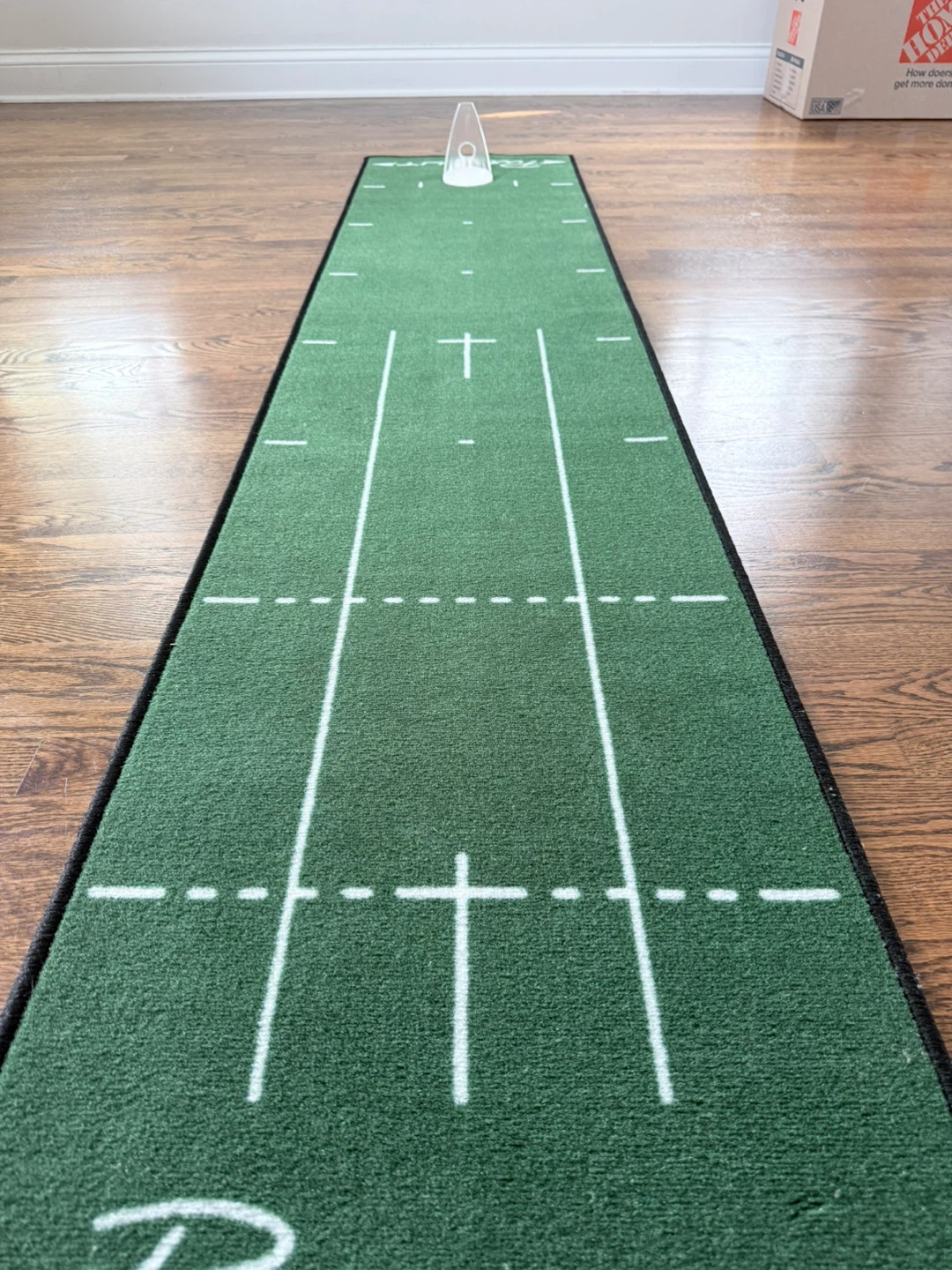 PuttOUT Golf Putting Mat with pressure trainer - photo 3
