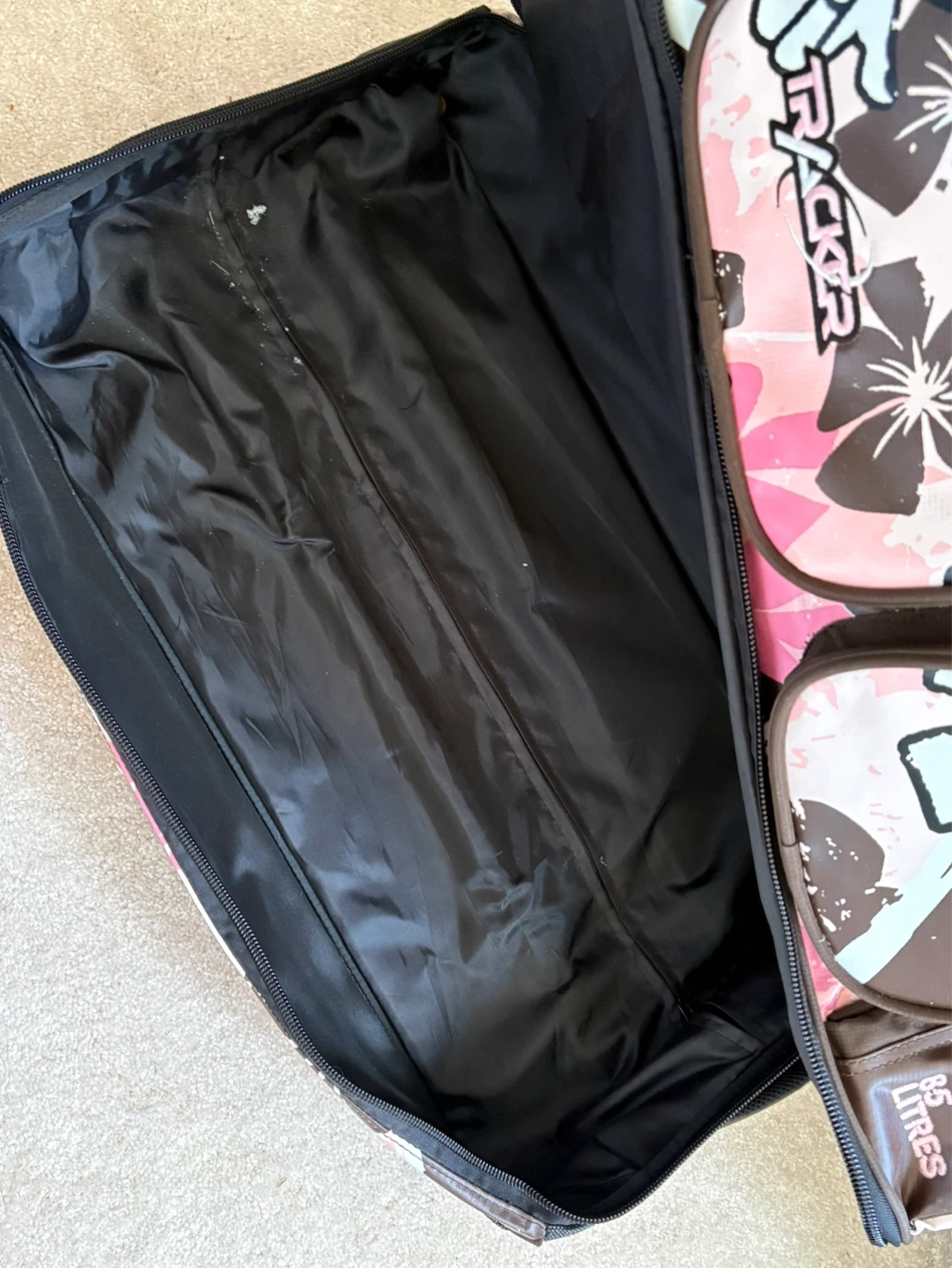 Tracker 85 Litres Rolling Luggage Bag - photo 3