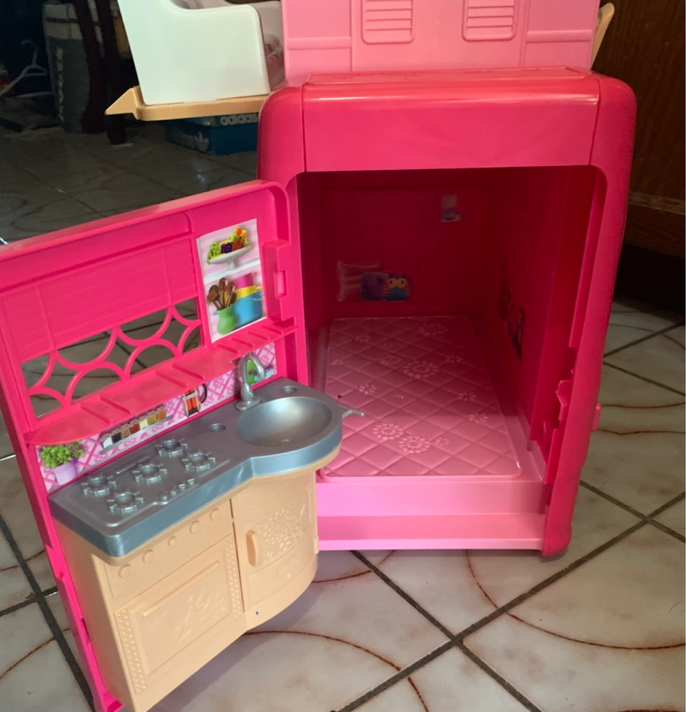 Barbie Pop-up Camper - photo 3