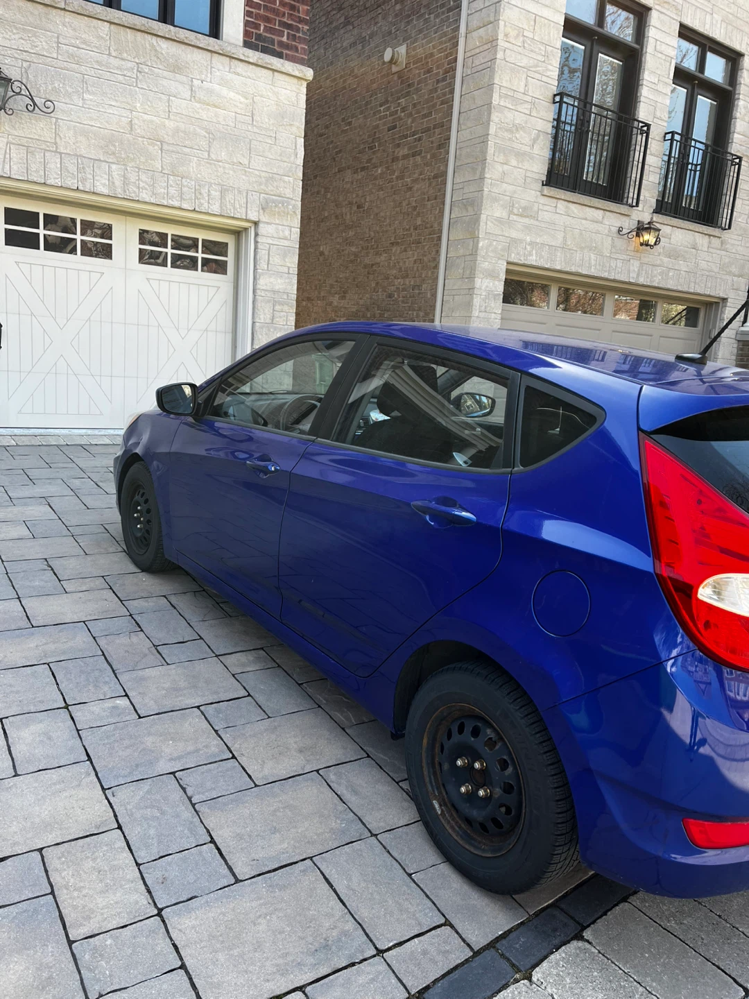 2014 Hyundai Accent Hatchback - Blue - photo 5