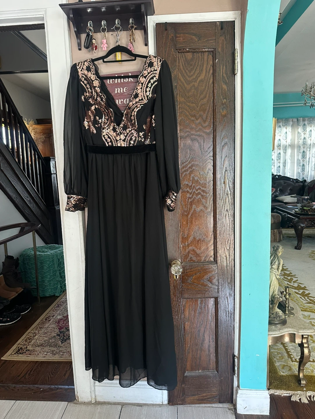 Giffniseti Black Long-Sleeve Maxi Dress with Rose-Gold Detail