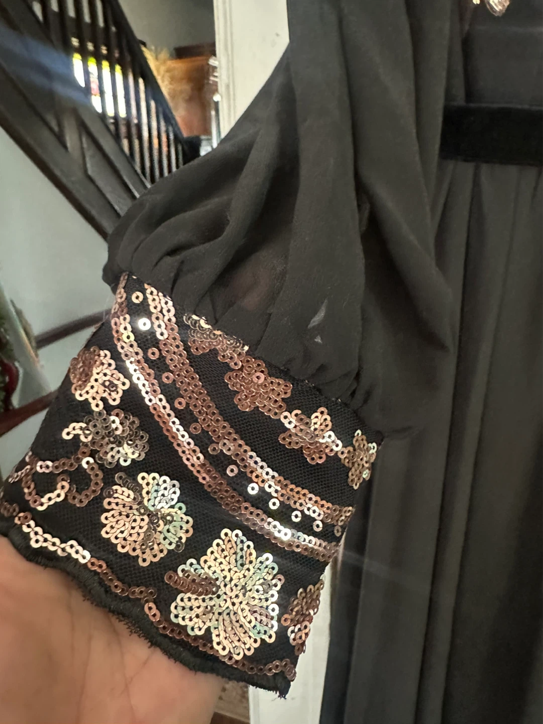 Giffniseti Black Long-Sleeve Maxi Dress with Rose-Gold Detail - photo 4