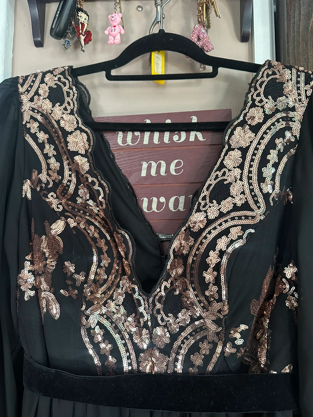 Giffniseti Black Long-Sleeve Maxi Dress with Rose-Gold Detail - photo 3