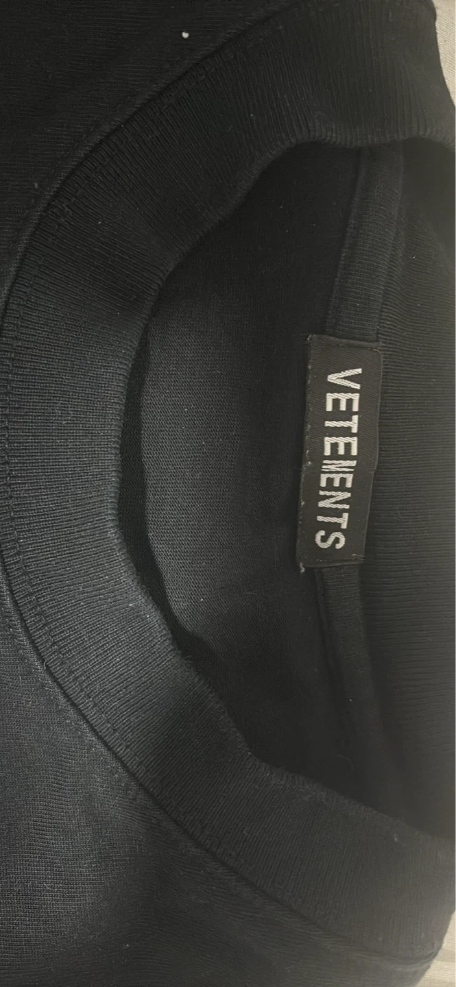VETEMENTS Black Graphic T-Shirt - photo 2