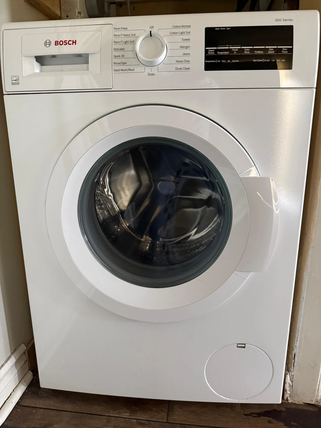 Bosch 300 Series Front Load Washing Machine - photo 2