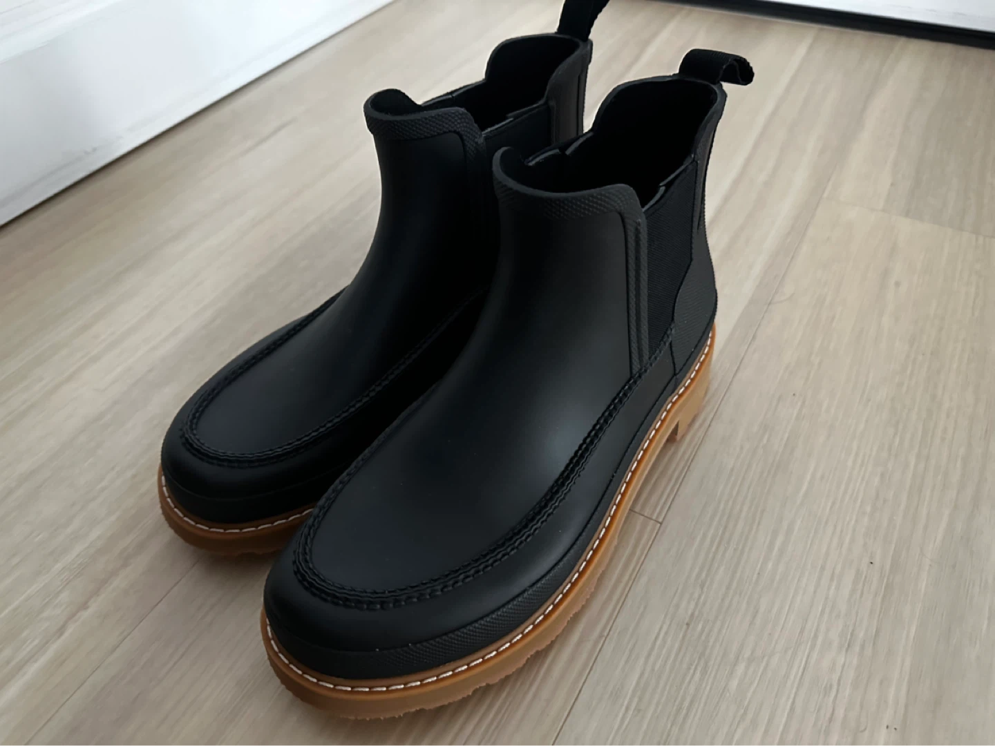 Hunter Black Chelsea Boots us8