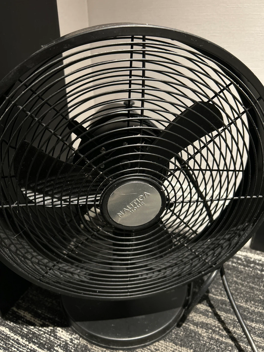 Motor Tower Fan and small 14" Desk Fan - photo 3