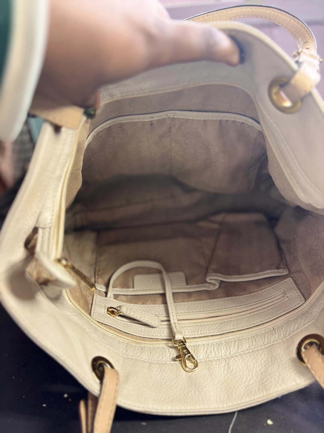 Michael Kors White Leather Tote Bag - photo 3