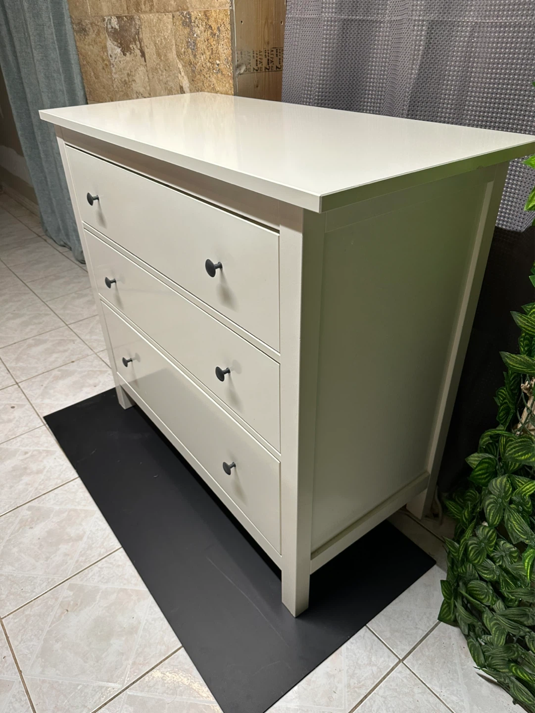 🏡 IKEA’s White 3‑Drawer Dresser — Modern & Clean - photo 3