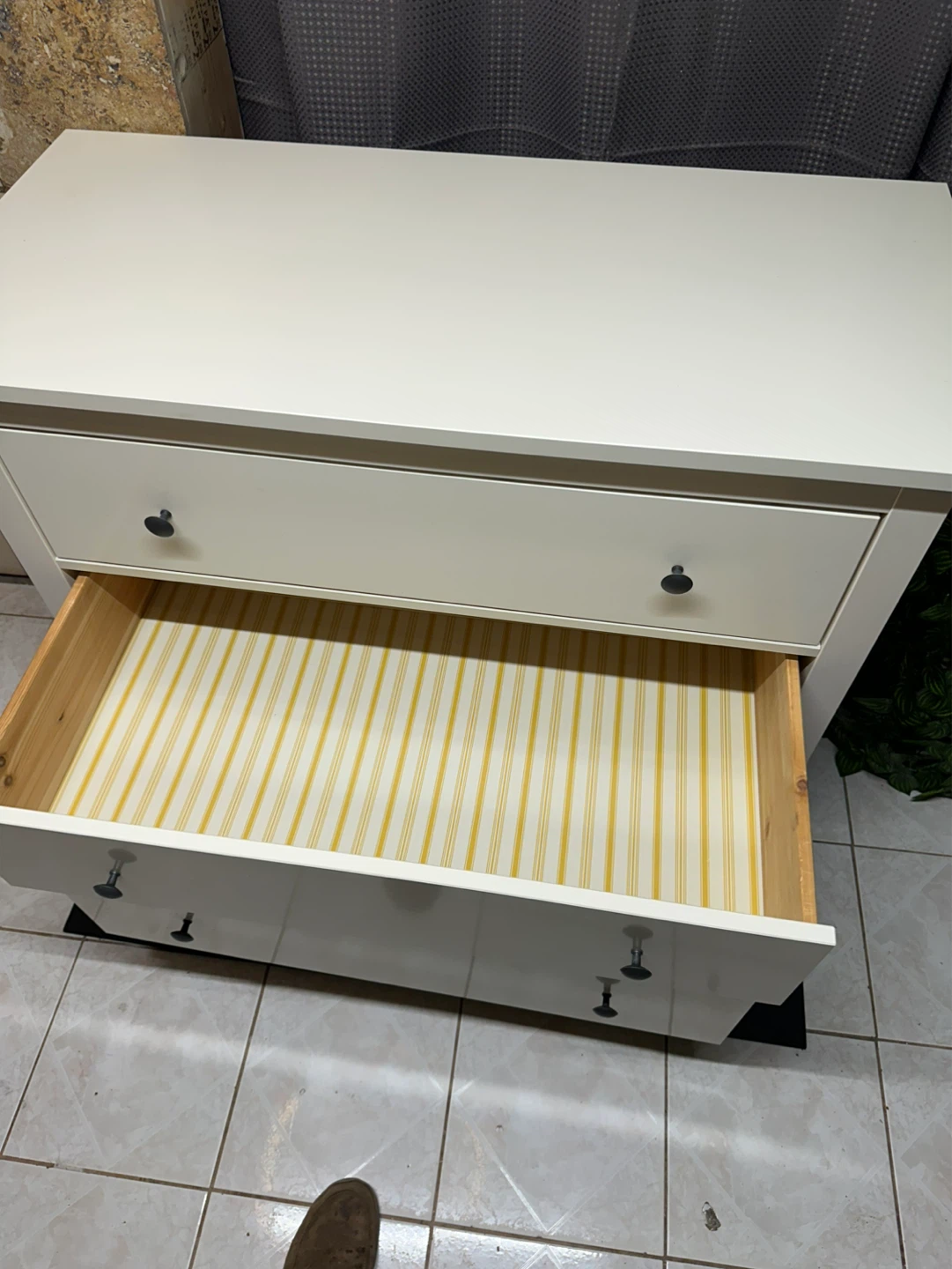 🏡 IKEA’s White 3‑Drawer Dresser — Modern & Clean - photo 5