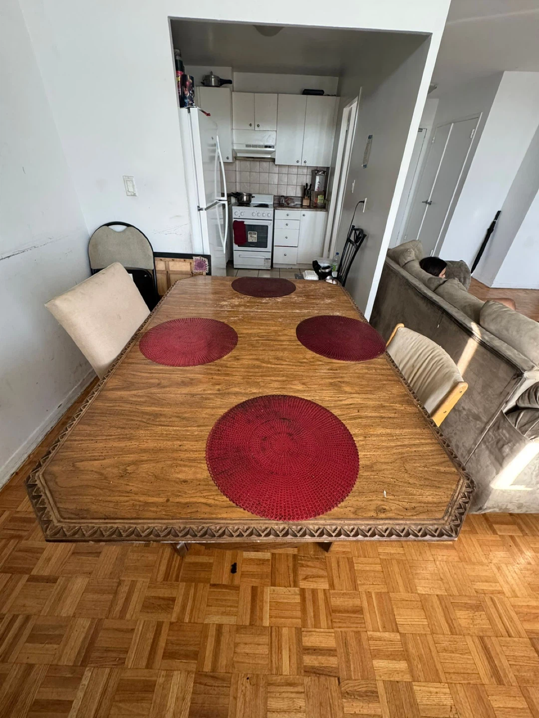 Dining table - photo 2