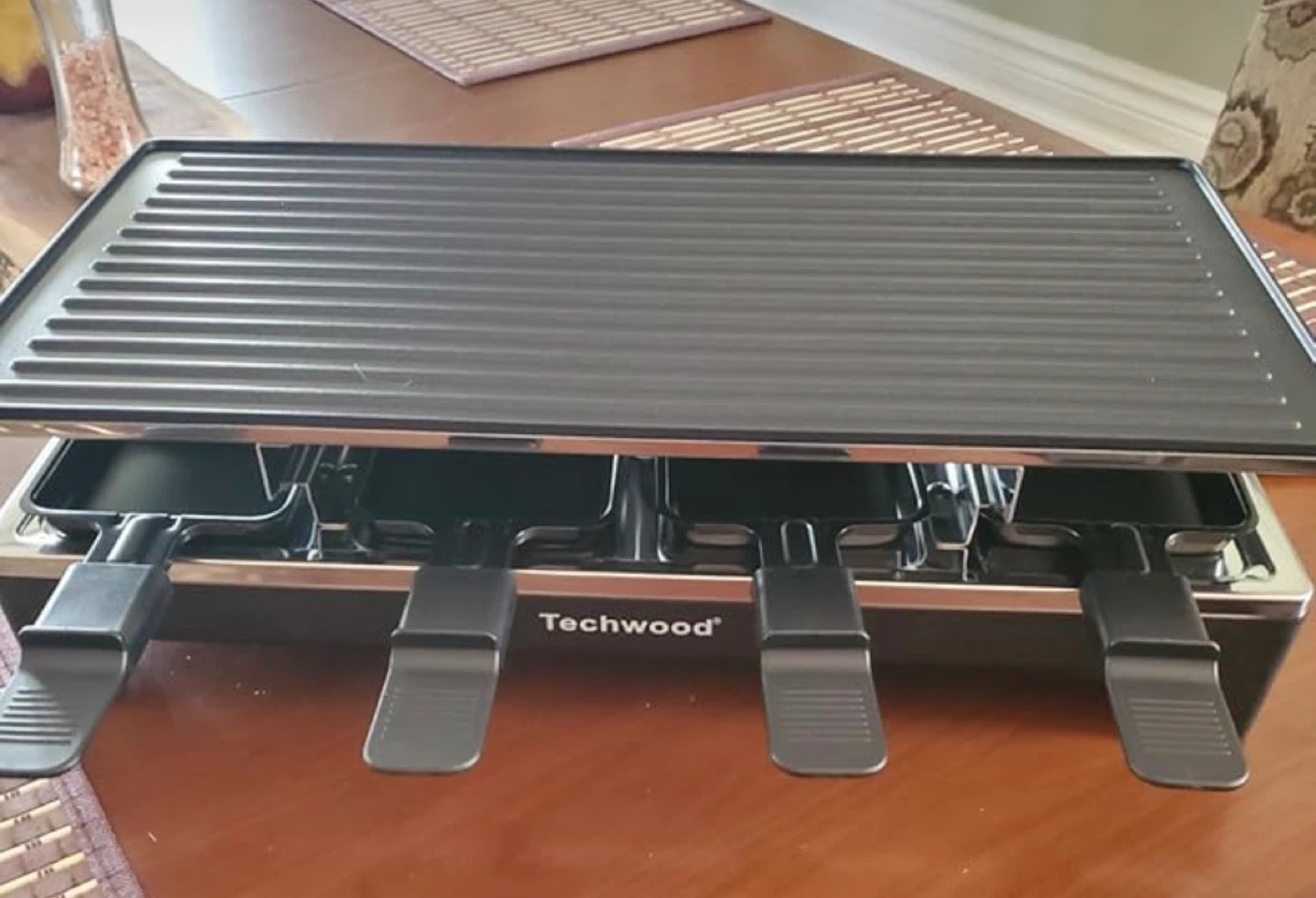 Techwood Electric Indoor Grill with 2 Reversible Plates