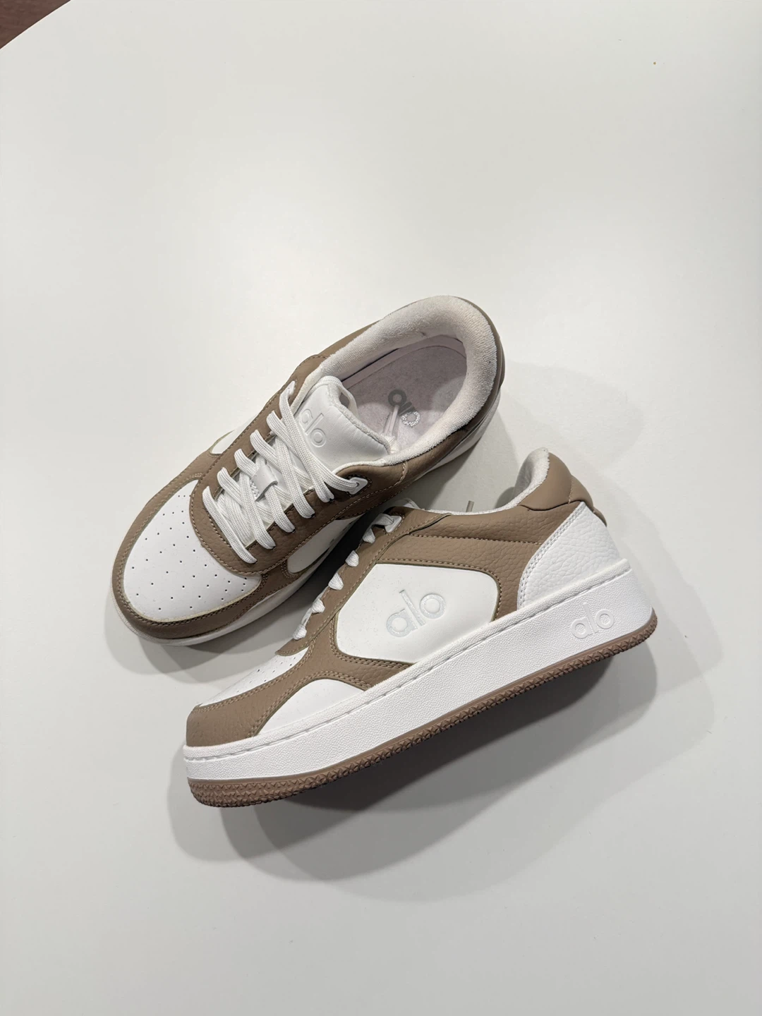 ALO Yoga Sneakers - Brown & White
