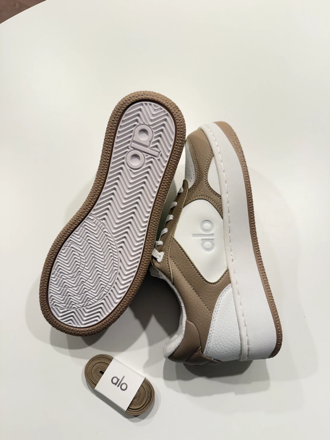 ALO Yoga Sneakers - Brown & White - photo 4