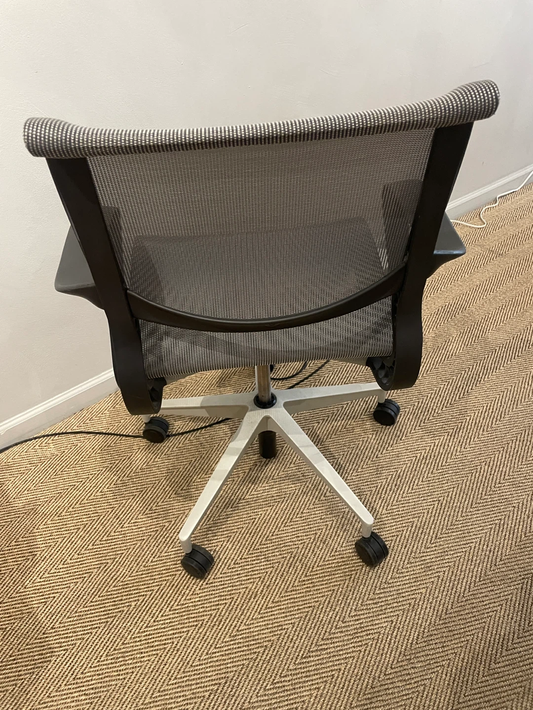 Office Chair ergonomic mesh with casters - photo 3