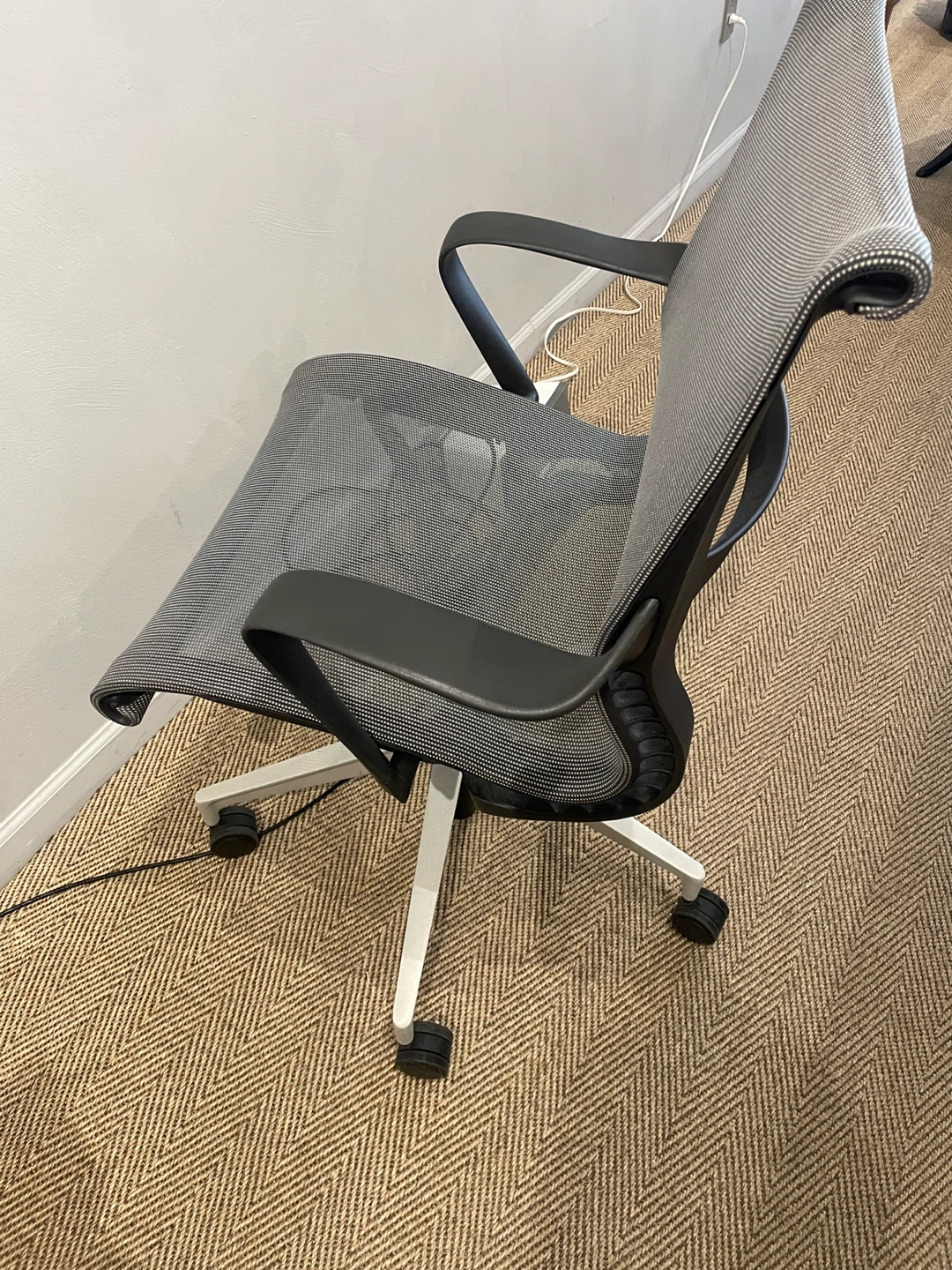 Office Chair ergonomic mesh with casters - photo 2