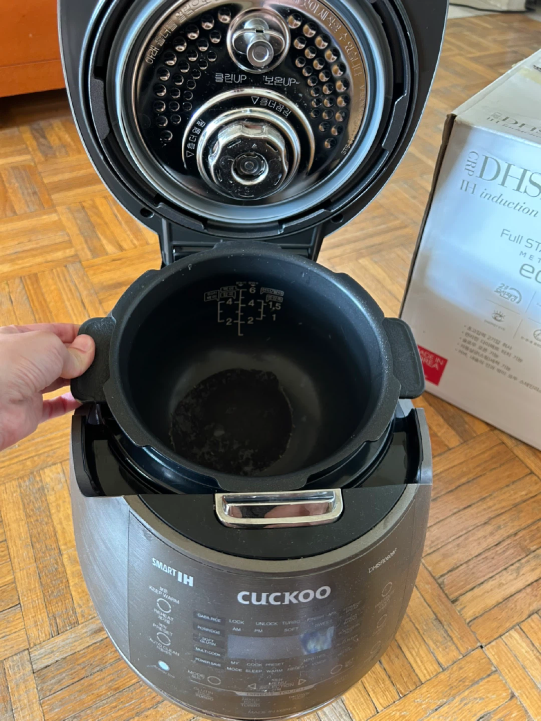 CUCKOO CRP-G1015F Electric Pressure Rice Cooker-Warmer 1.08L - photo 3