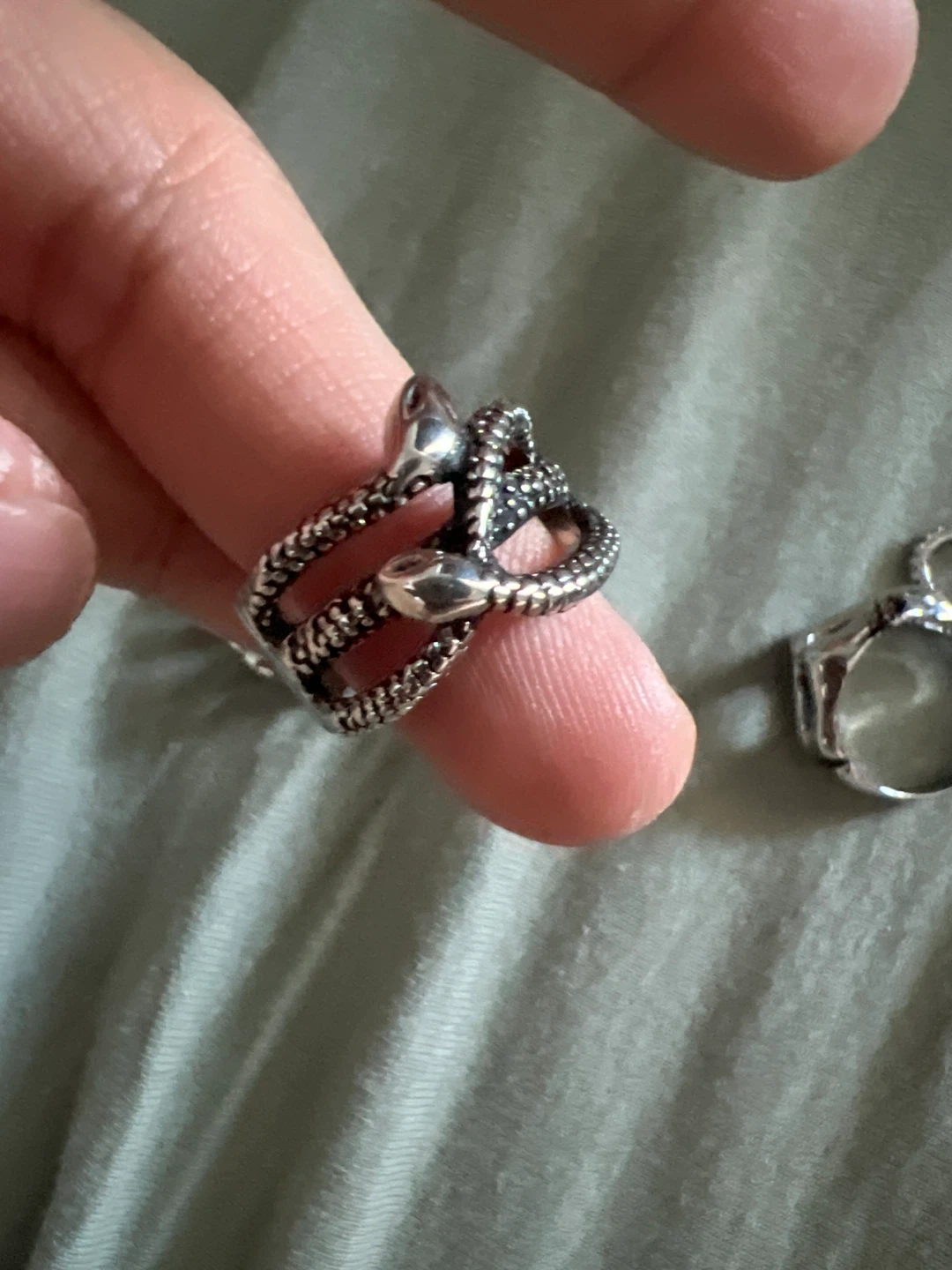 Assorted Jewellery - Rings, Chain, and Earrings - photo 2