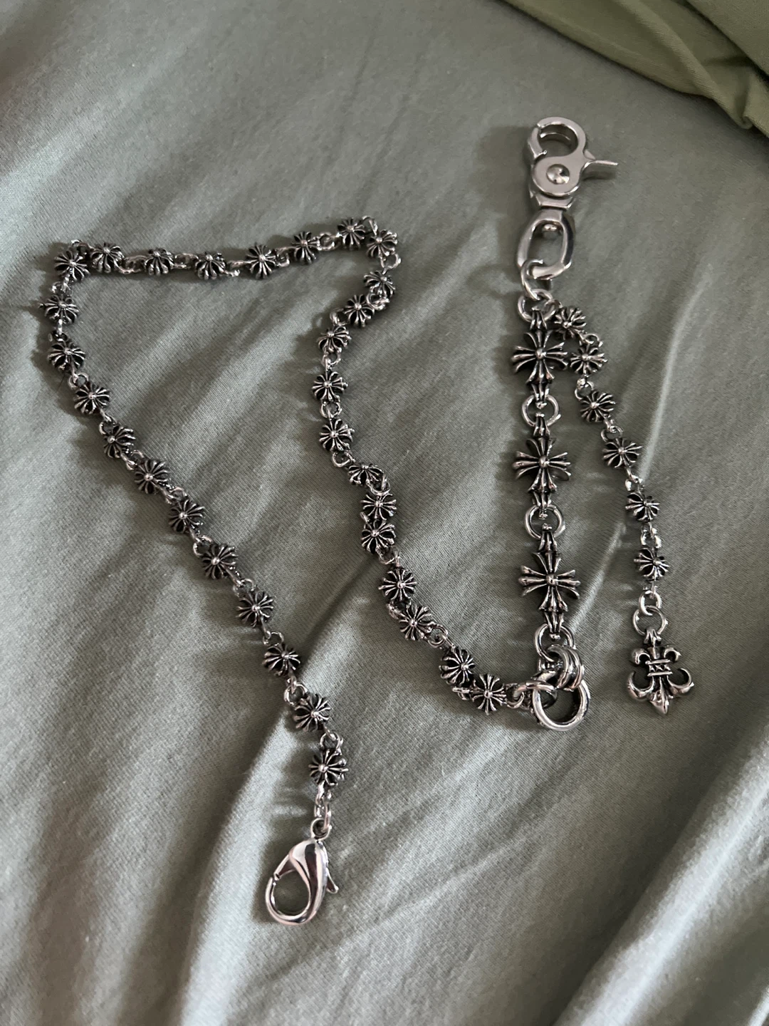 Assorted Jewellery - Rings, Chain, and Earrings