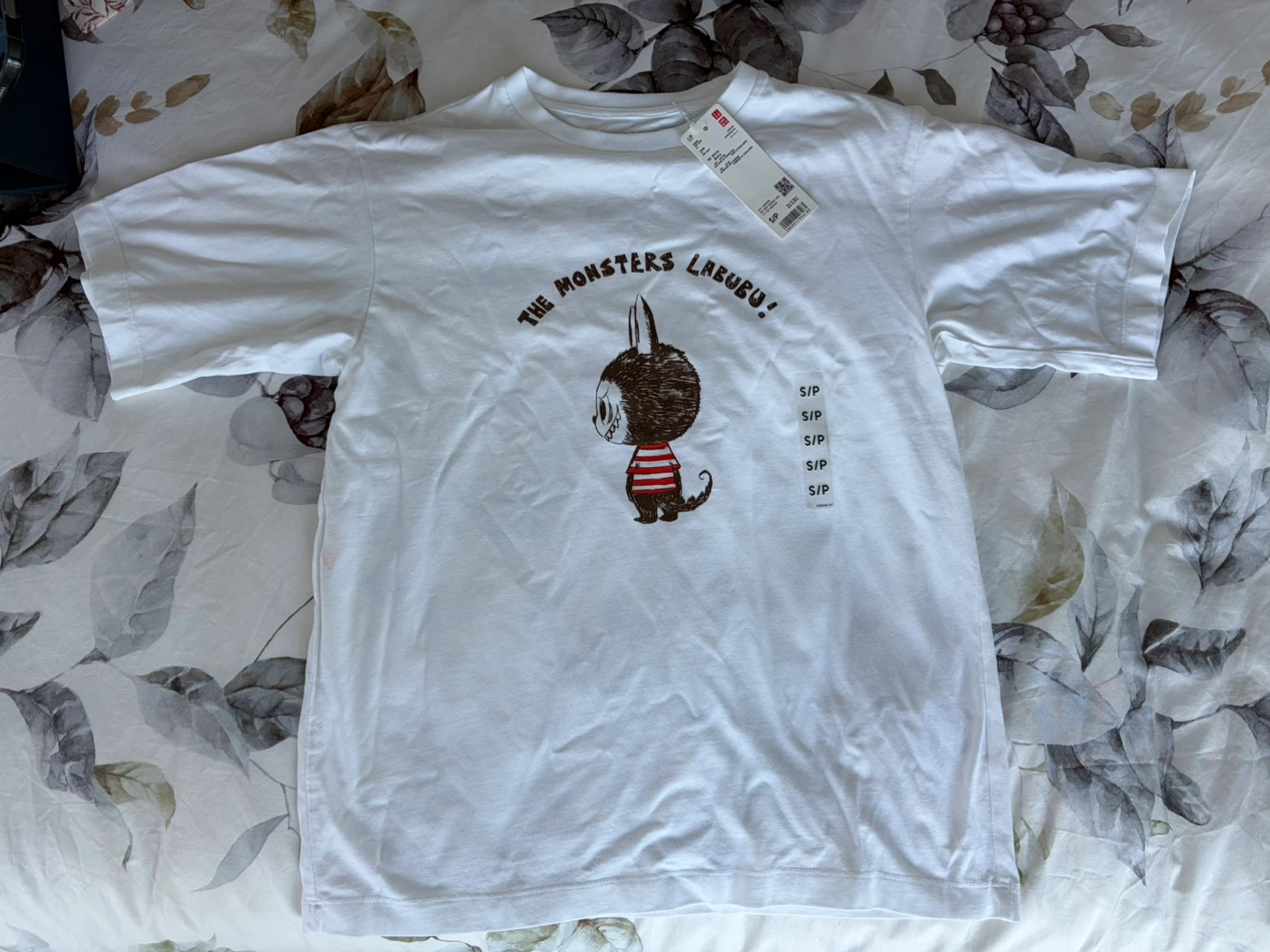 BRAND NEW Uniqlo The Monsters LABUBU Small T-Shirt