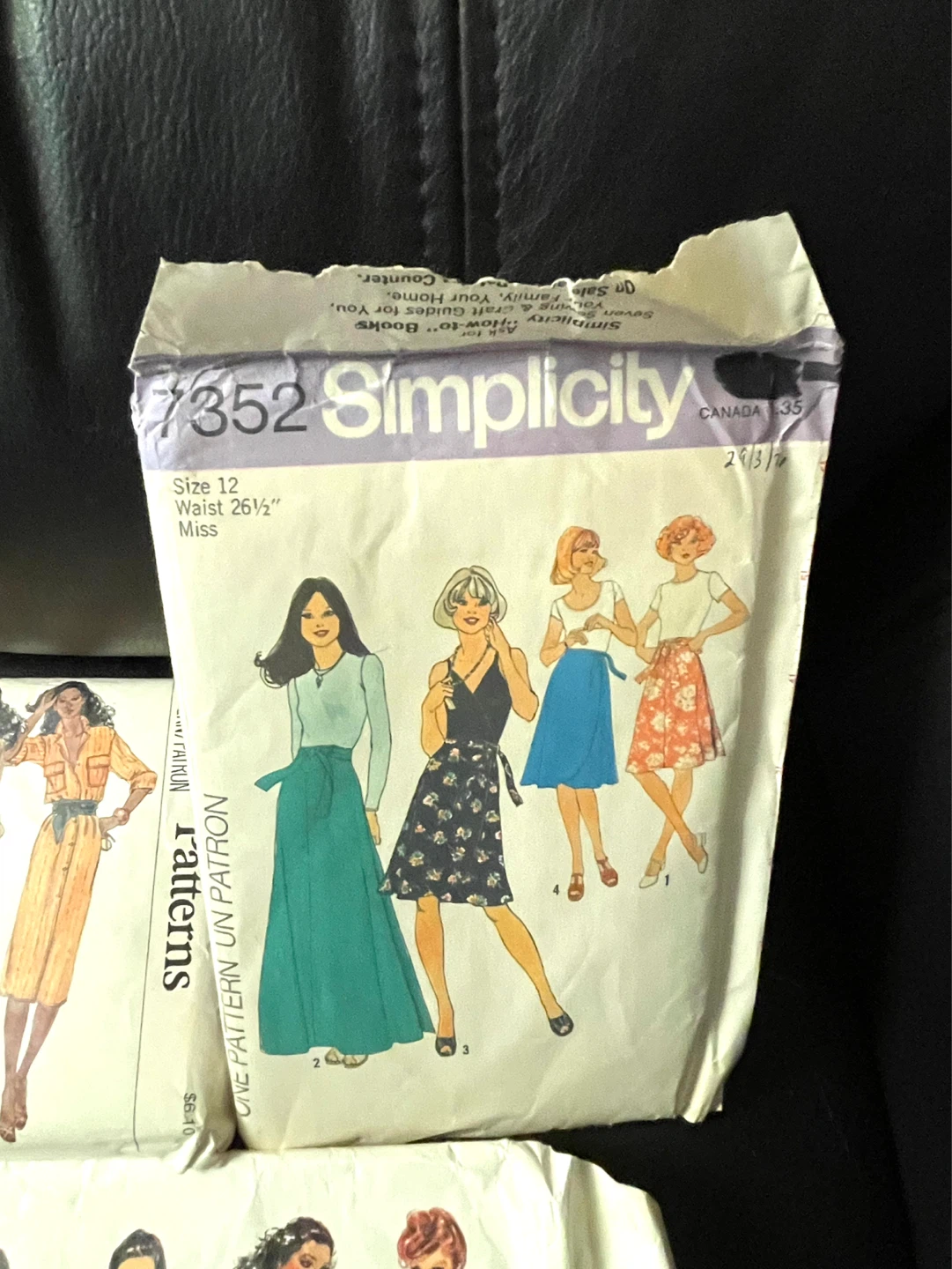 Vintage Uncut Simplicity & Vogue Sewing Patterns - photo 5