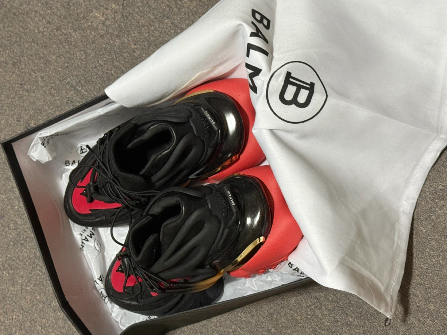 Balmain unicorn  Low Black Red Sneakers