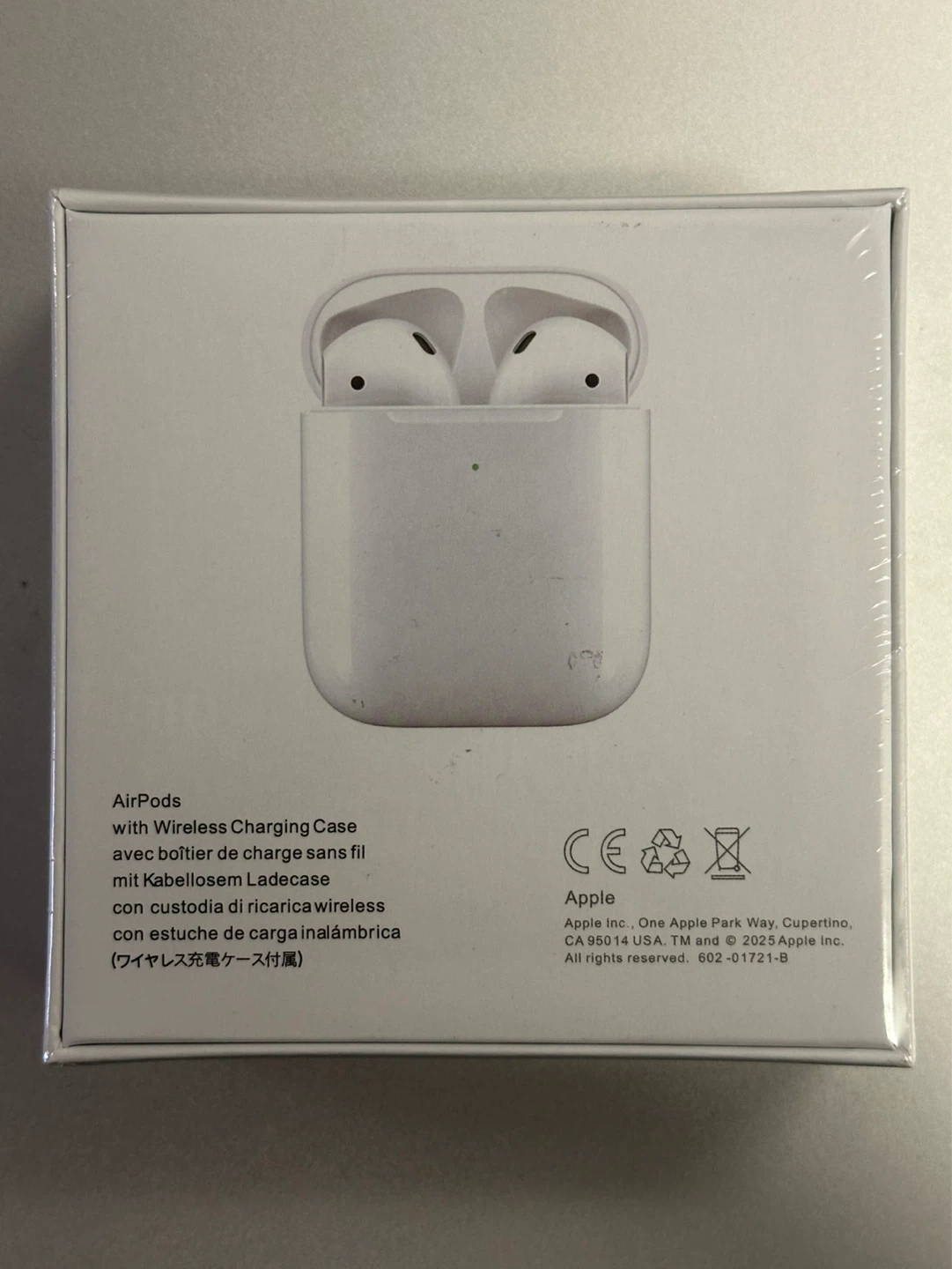 Apple AirPods with Wireless Charging Case (2nd Gen) - photo 2
