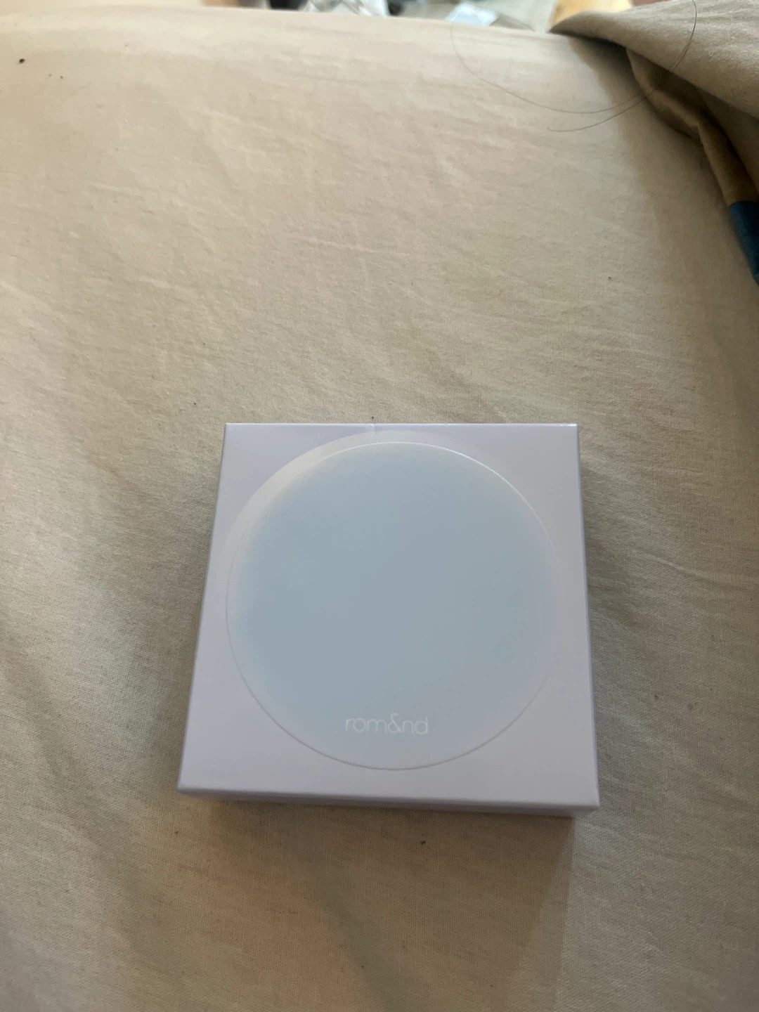 rom&nd Bare Water Cushion Foundation 01 Porcelain 17 - photo 2