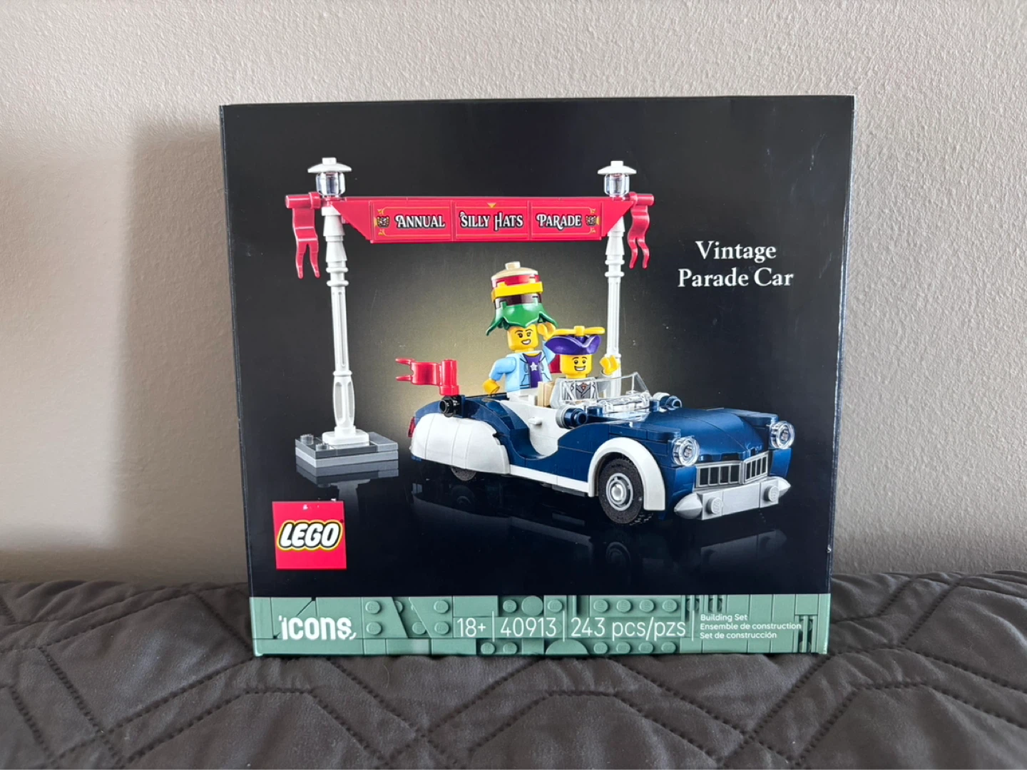 LEGO Icons Vintage Parade Car Building Set 40913