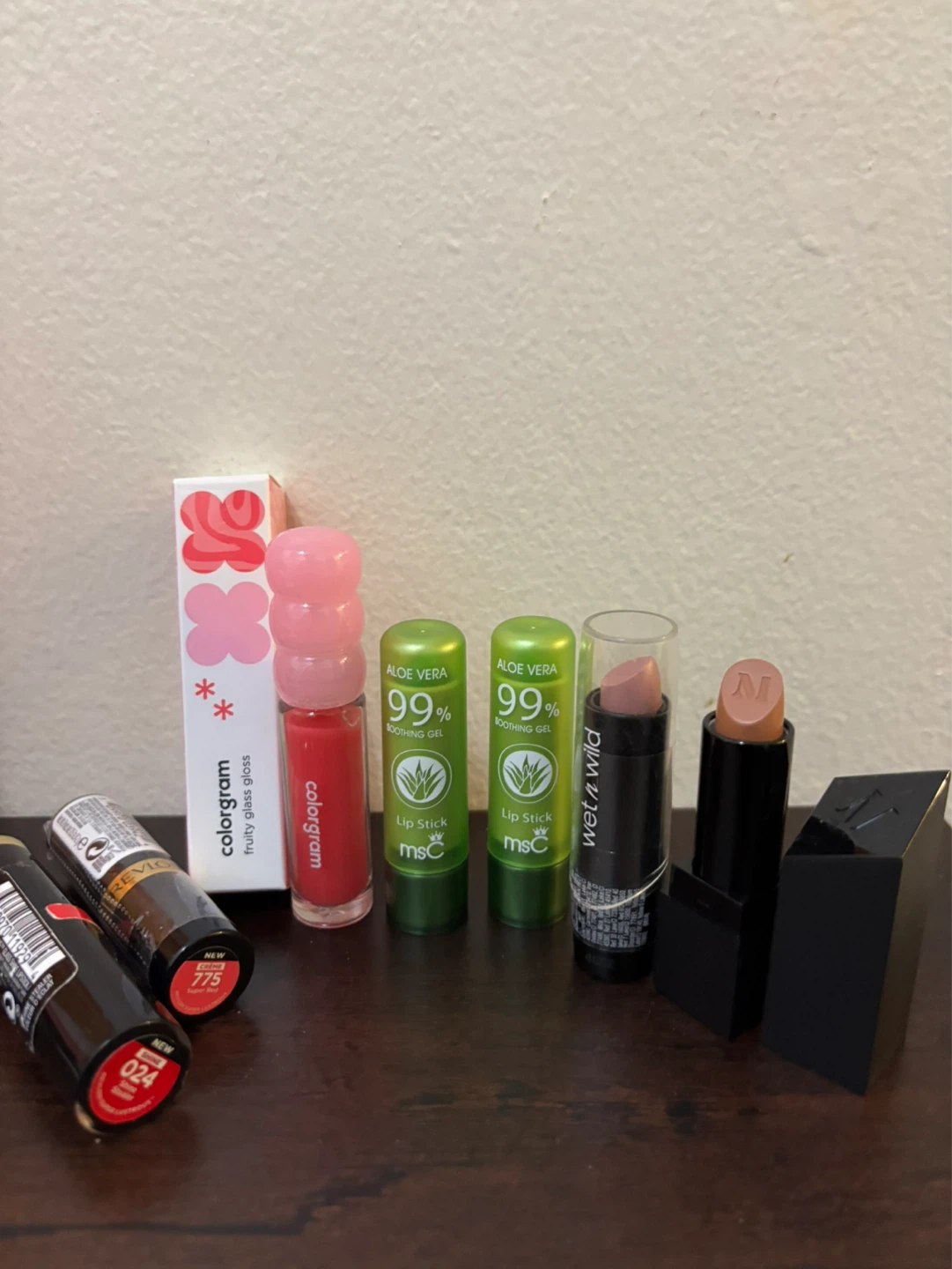 BRAND NEW-7 pcs Lipstick, lip balm & gloss lot