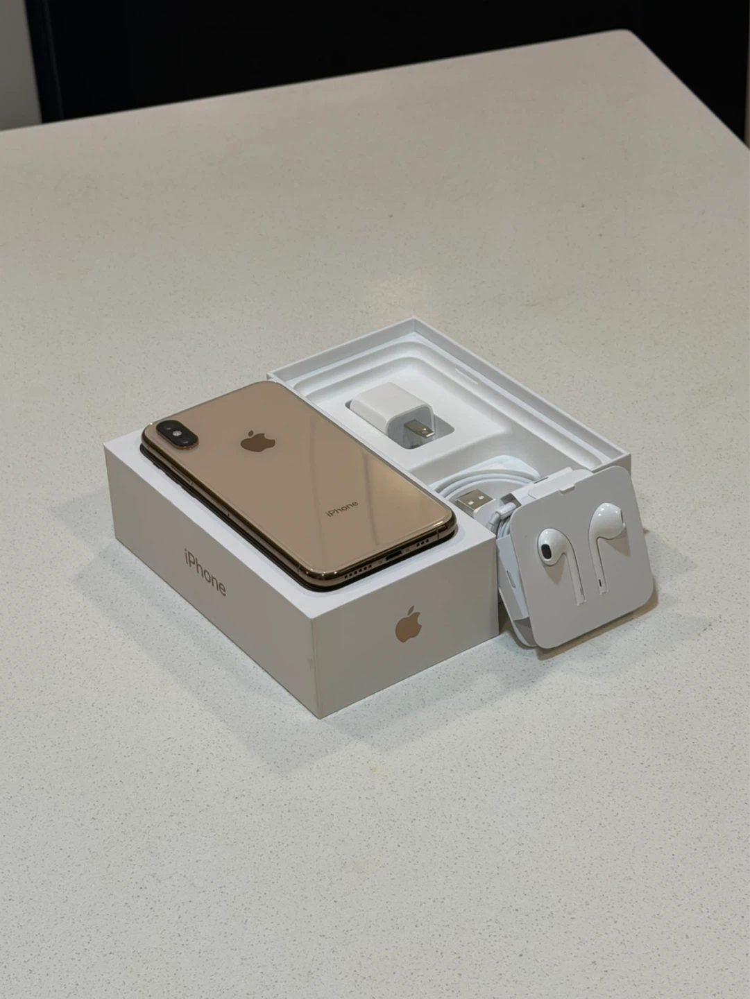 iPhone XS Rose Gold | Exceptional Rare Find | Like Brand New - photo 2