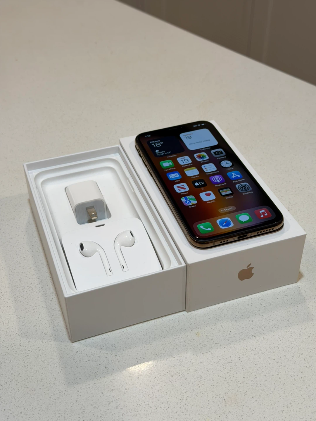 iPhone XS Rose Gold | Exceptional Rare Find | Like Brand New - photo 5