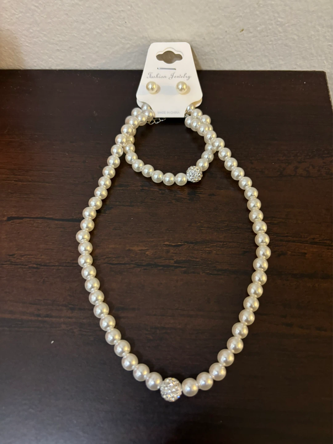 BRAND NEW-Pearl Necklace, Bracelet & Earring Set 3pcs
