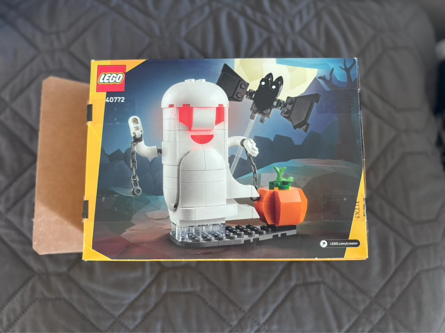LEGO Creator 3-in-1 Spooky Ghost Building Set (40772) - photo 3