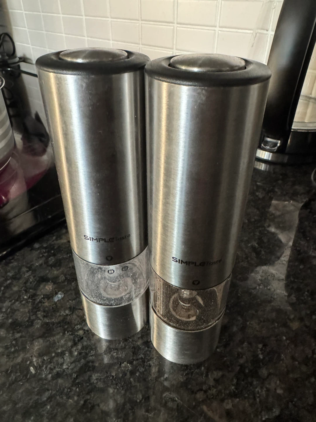 SIMPLETASTE Electric Salt and Pepper Grinders Set - photo 2