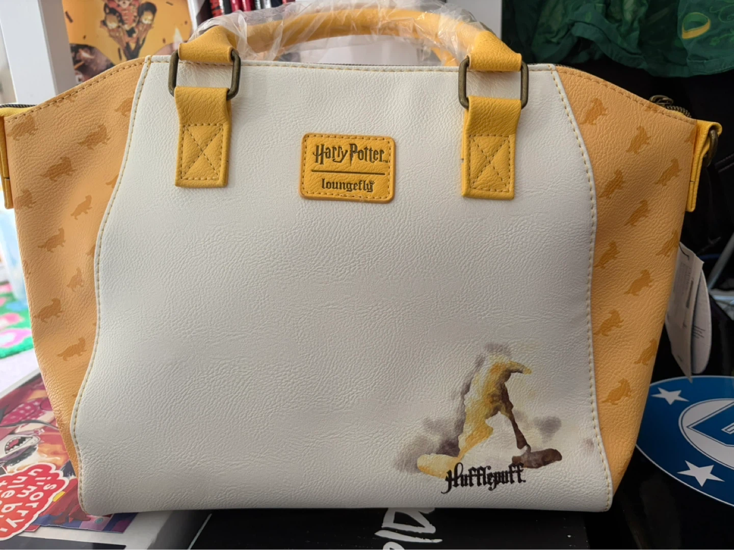 Harry Potter Hufflepuff Loungefly Purse - photo 2